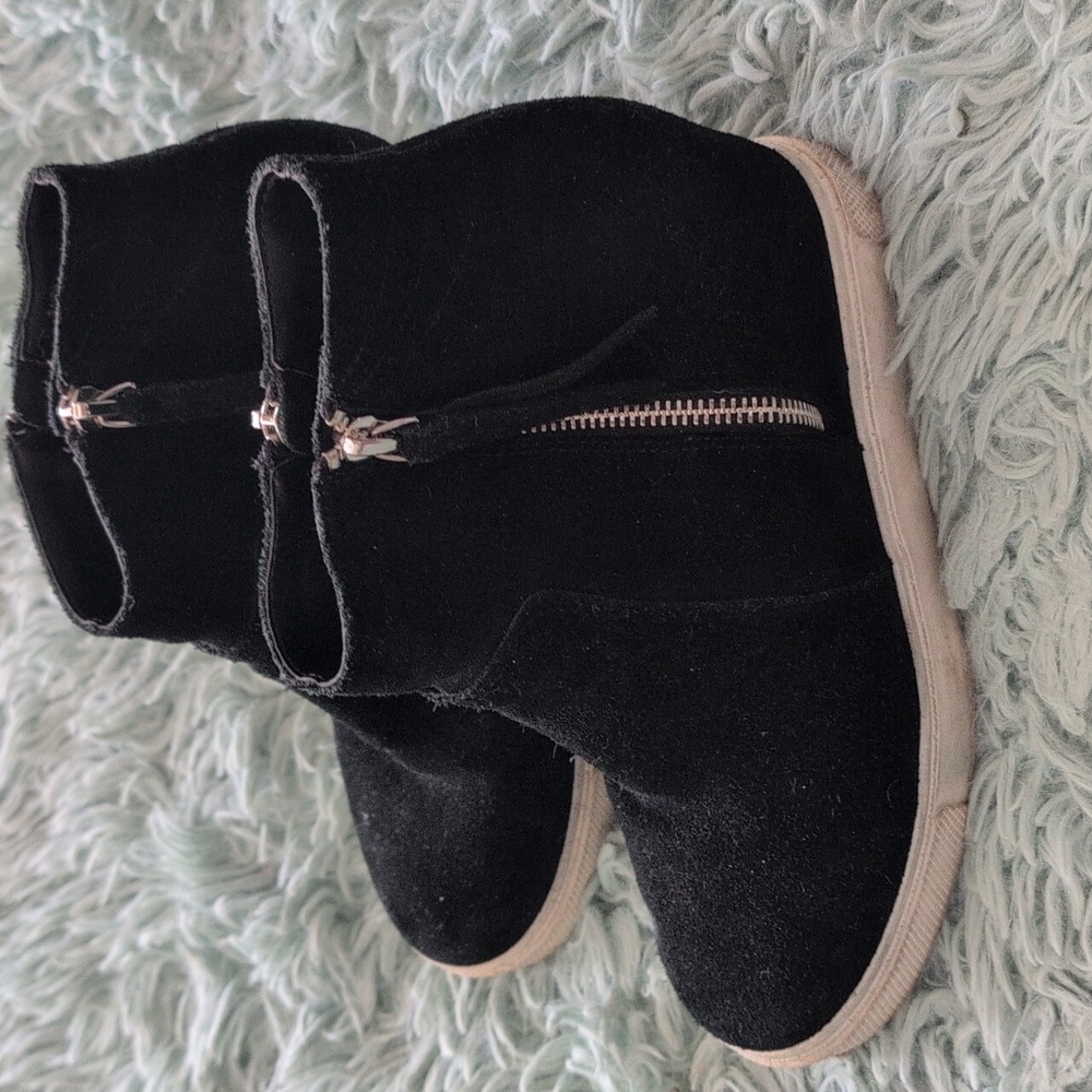 Steve Madden Black Suede Booties size 7